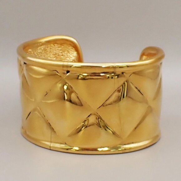 CHANEL CC Logo Matelasse Bangle Bracelet Gold GHW France Vintage 87RL336 - Picture 8 of 11